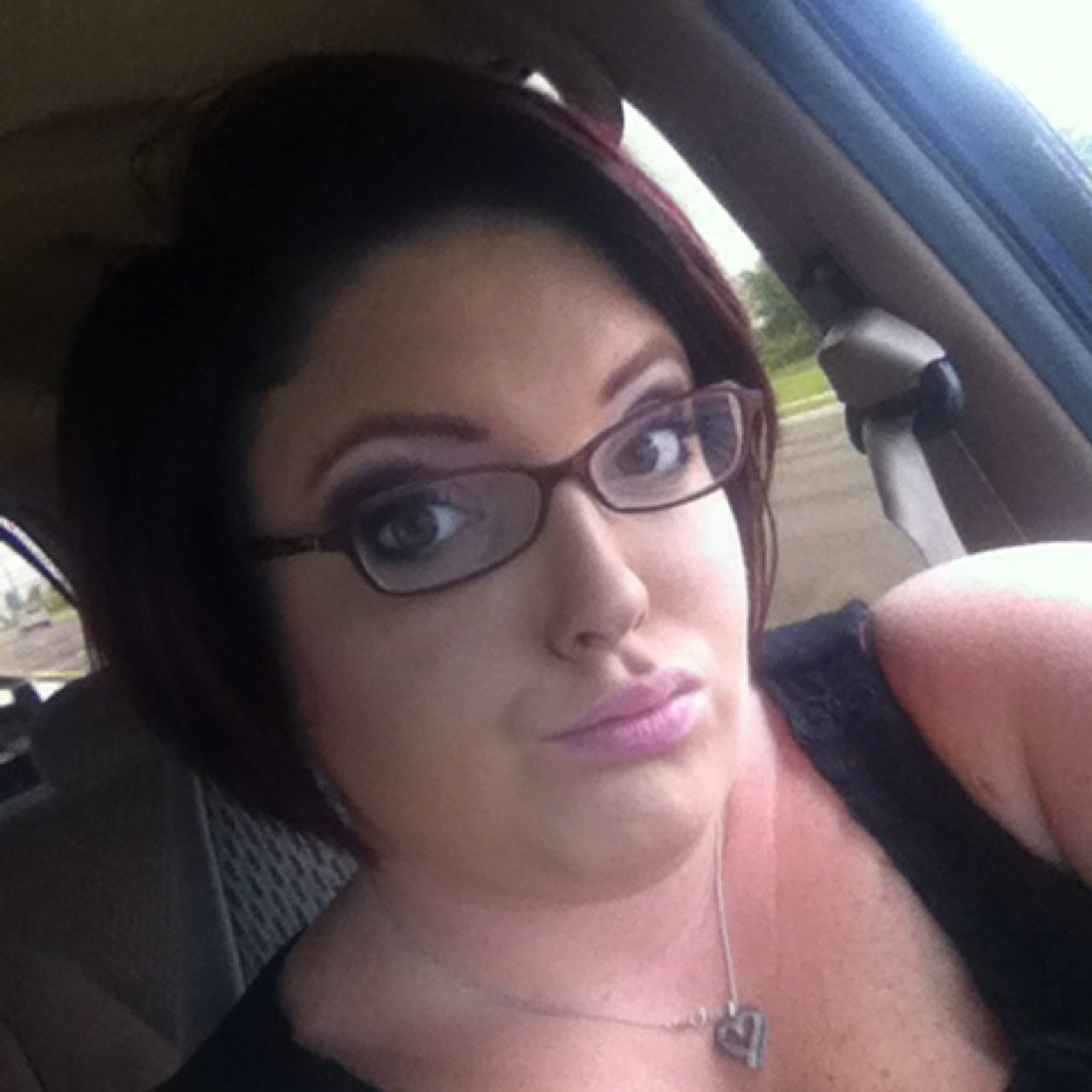 em_Pixiedust's profile picture. 