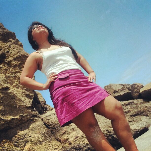 Guayaquileña de corazón, amo mi país, soñadora, sincera, servicial, confiable, confidente... y divertida :) Pero sobre todo optimista :)