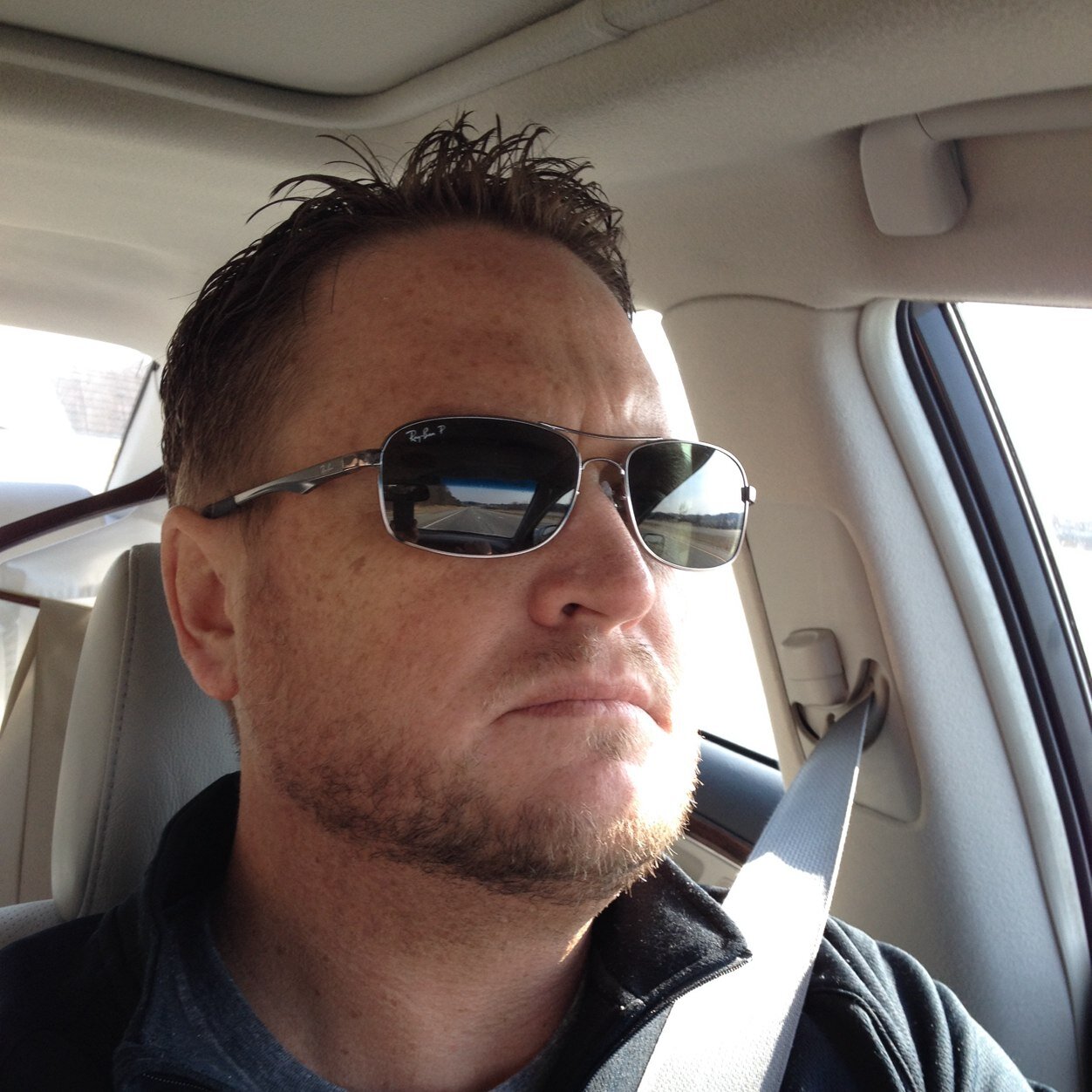 hhsofas's profile picture. 