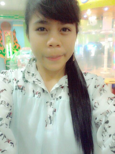 elzcha_annisa's profile picture. 