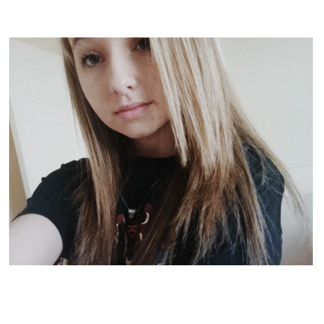Singer | performing arts | fangirl pretty much | goal in life = to be an inspiration | music = my passion |
