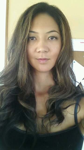 Ex model, ex flight attendant, doting full time working Mum, currently awesome, soon to be fabulous.  Lives well, laughs often, loves much