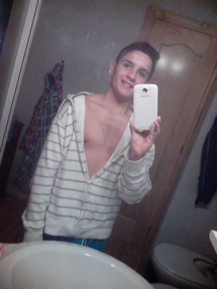 jesusPk5's profile picture. “Si de verdad quieres algo lucha por ello y con el tiempo lo conseguirasMuero por vivir♥