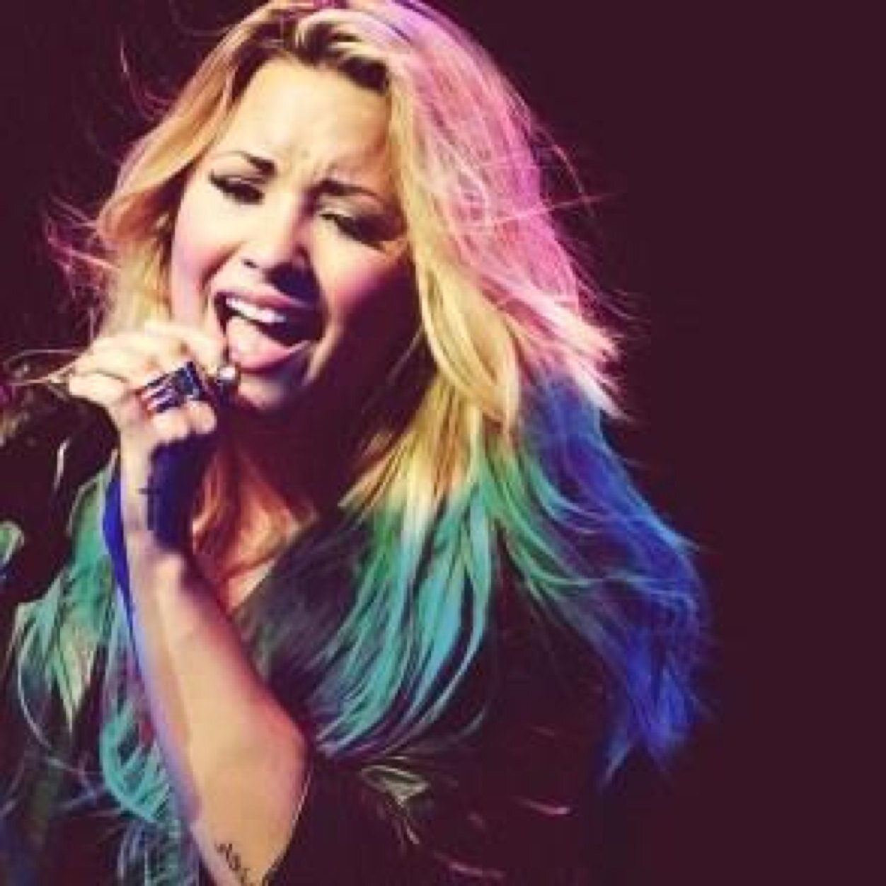 Hello. Would you mind following @zxclovatic? She follows back just ask. Thank you! I love you. STAY STRONG ✿