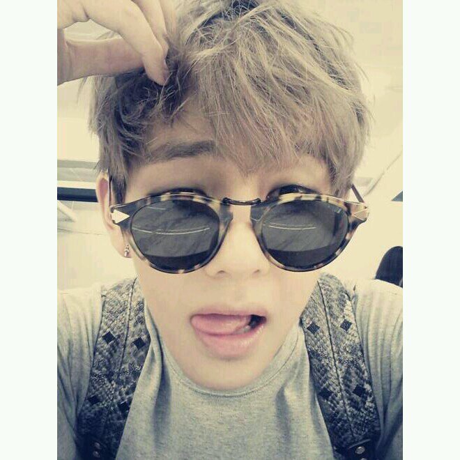 อันยองครับ~~ผมวีแห่งวงbtsครับบบ ผมน่ารัก เฟรนลี่เปนกันเองน้าครับ ^^ อย่าได้แต่ส่องน้าา ฟอลแล้วมาคุยกันน้าครับ จุ๊บๆๆ♡ open 9/4/57