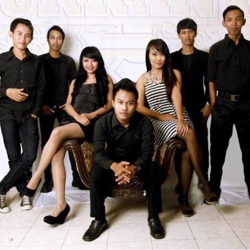 All around music and top40's beat party | Event Booking contact :
75B27F4C / 764959DF , 085329034037 
IG : @blackcurrant_bandjogja