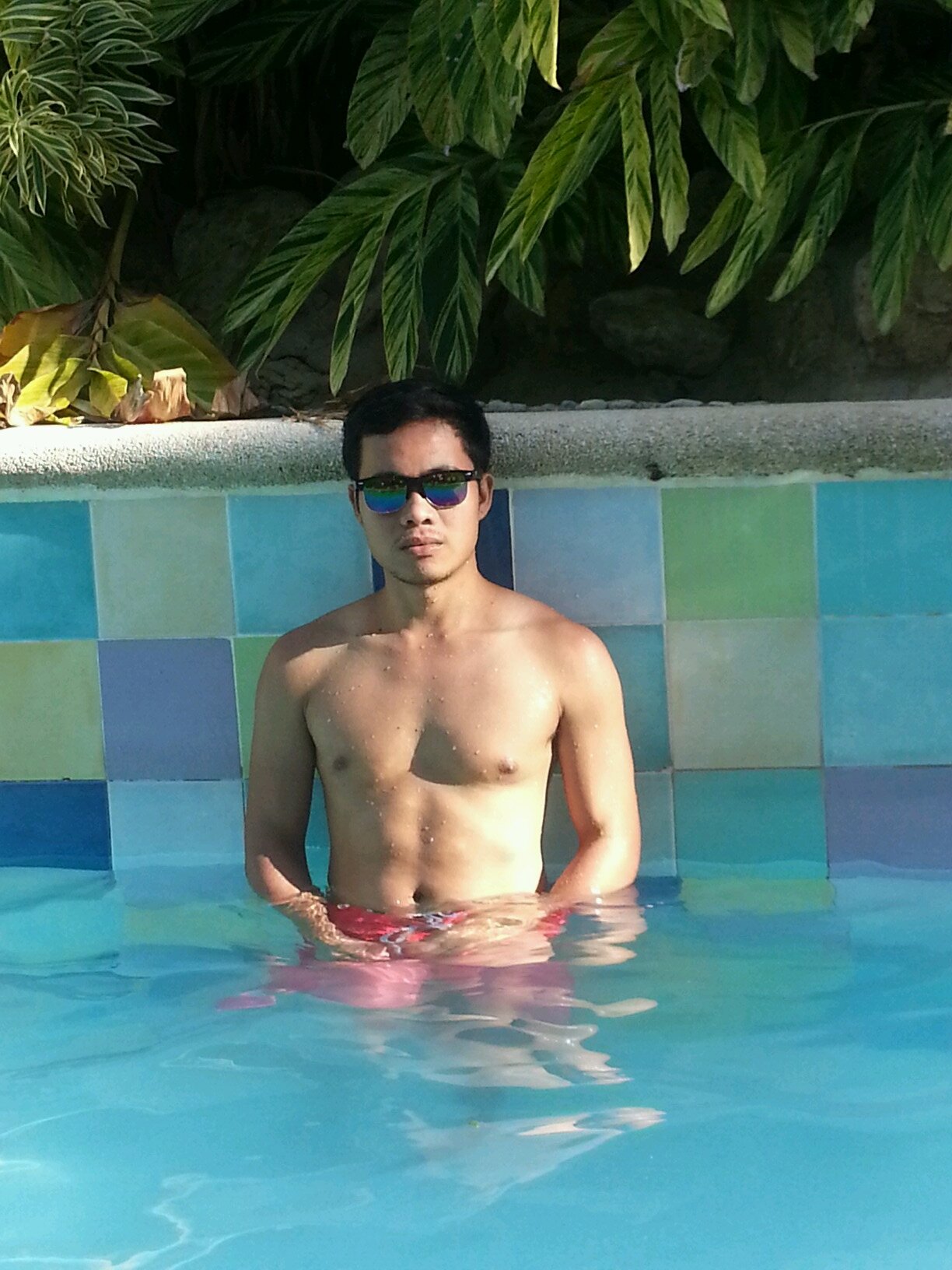 TheRealDanes's profile picture. love yourself