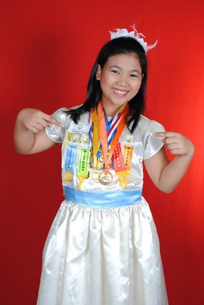hands salut to the salutatorian
