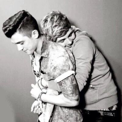 FREE FOLLOW BC YOU'RE PERFECT AND YOU'LL FOLLOW @datassgosh ASK FOR A FOLLOW BACK