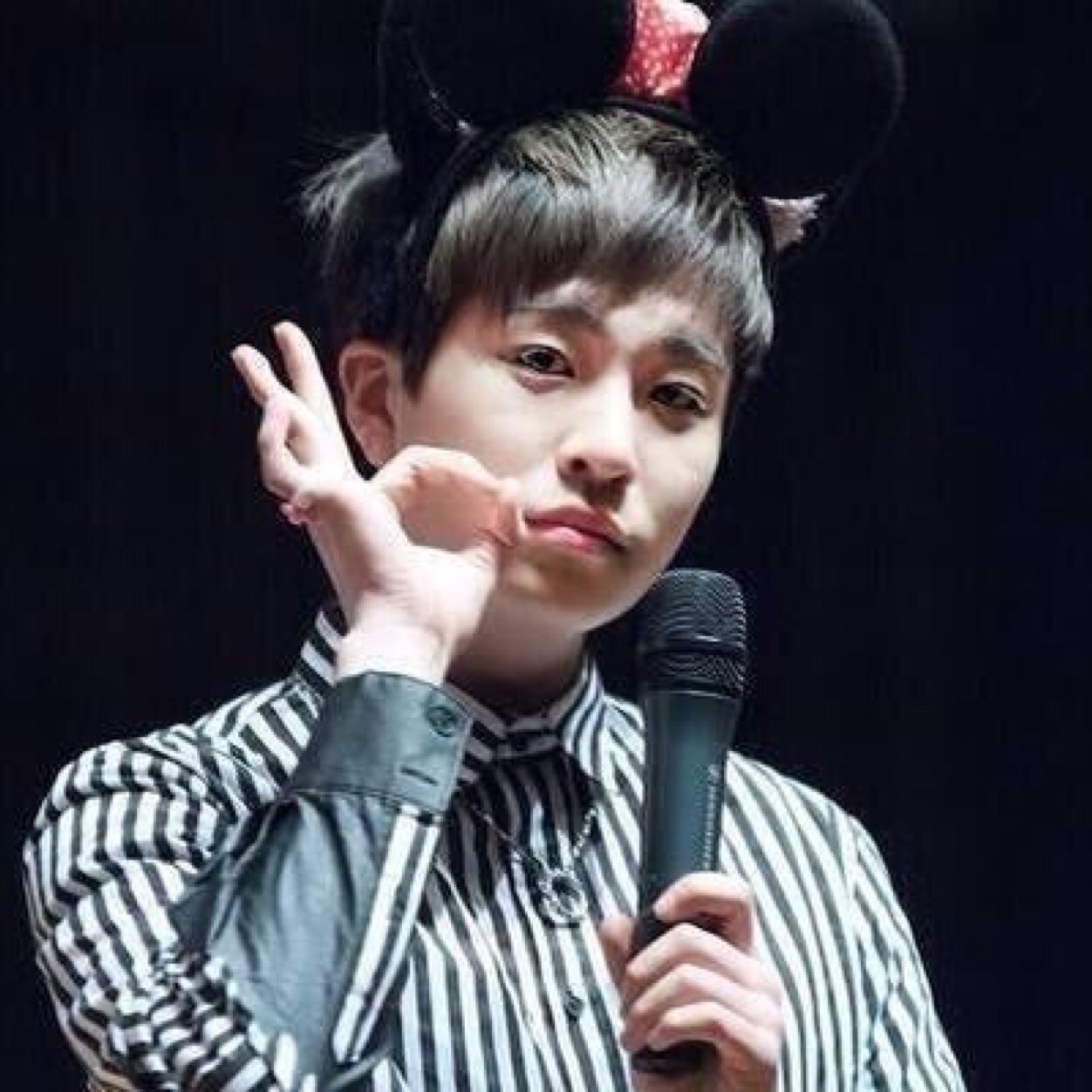 Hello everyone my name's YoungjaeBOTH ㅋㅋㅋ ผมชื่อแตงกวา ผมใสใส ผมชอบโฟ่วอิ้งเพราะผมเก่ง และที่สำคัญผมไม่ได้อ้วน!! มาคุยกันนะ .______. #JYPBOTHFAM_