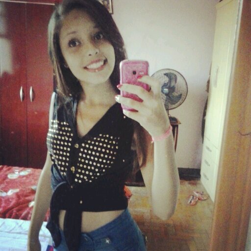 Eu gosto de olhos que sorriem, de gestos que se desculpam, de toques que sabem conversar e de silêncios que se declaram;