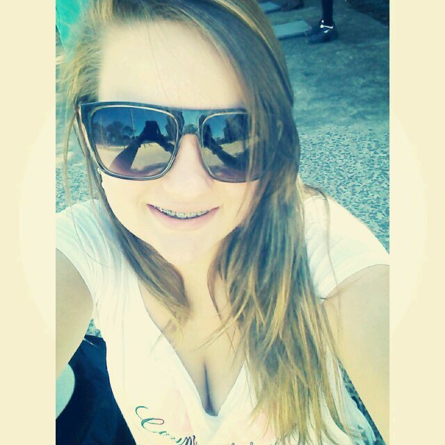 Prazer eu sou uma menina cheia de defeitos .. ♫