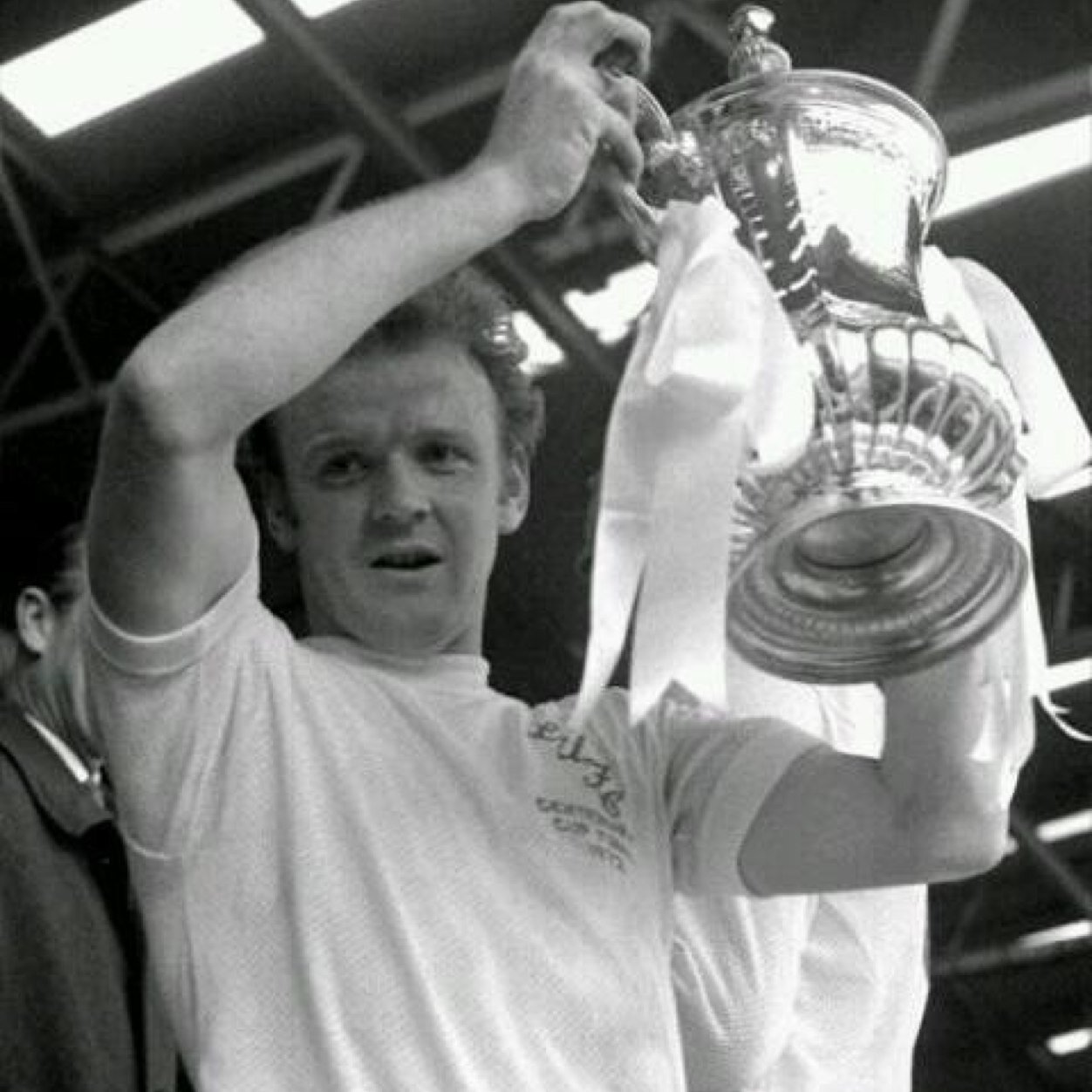Leeds s/t holder n6
