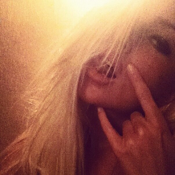Texts that piss me off: 1. Yeah 2. Oh 3. Yup 4. Lol 5. Haha 6. K 7. Nope 8. Chillin 9. Naw 10. Send me a pic