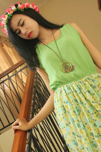 sarahdlyy's profile picture. ig : sarahdly | path : sarah adela | soundcloud : sarahdly