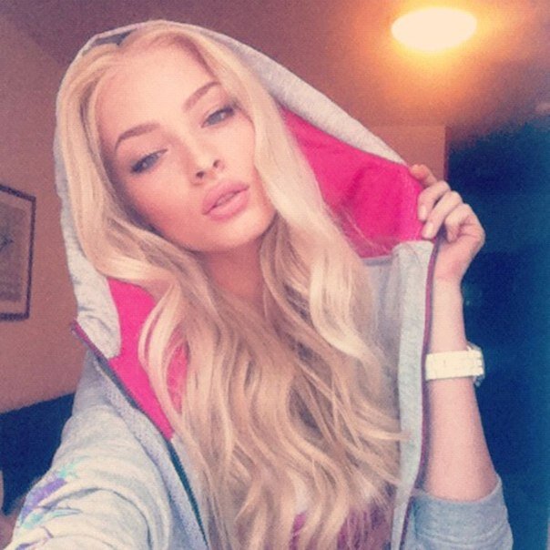 ToniaCristofani's profile picture. Telling the truth and making someone cry is better than telling a lie and making someone smile.