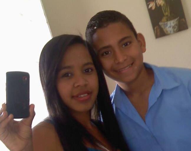 Lo ideal sería tener el corazón en el cráneo y el cerebro en el pecho; así pensaríamos con amor y amaríamos con inteligencia.
  ♥BYN♥ ‏∞ ∞