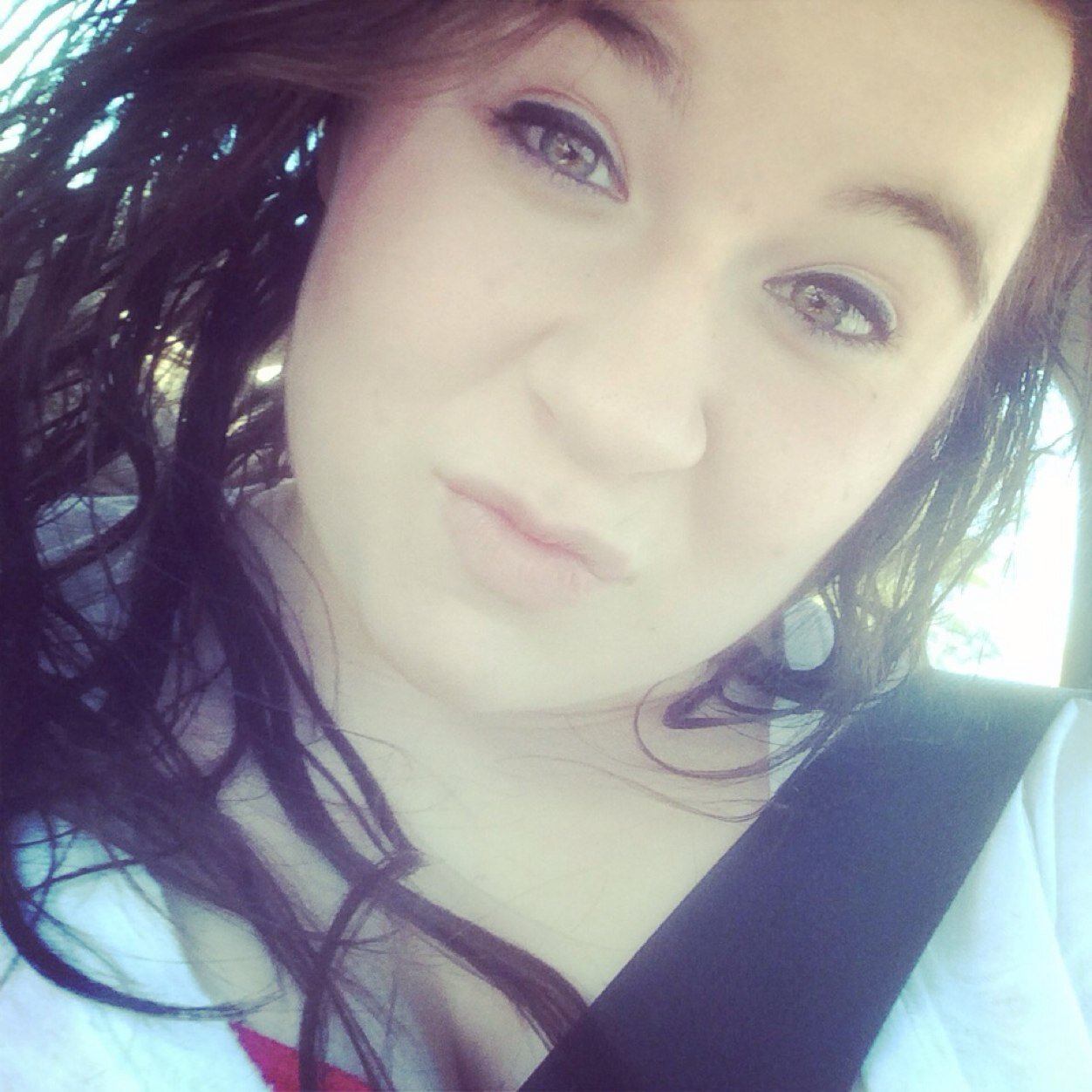 i have no bio. im not dead. Follow me?(: