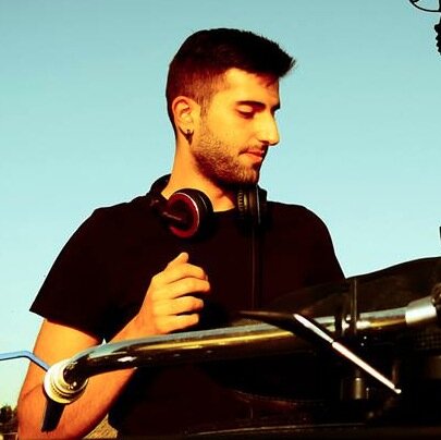 Dj & Producer   
https://t.co/Bkxxg40bb6
https://t.co/BWA4o8IHCX  https://t.co/MU5ONsiBIb