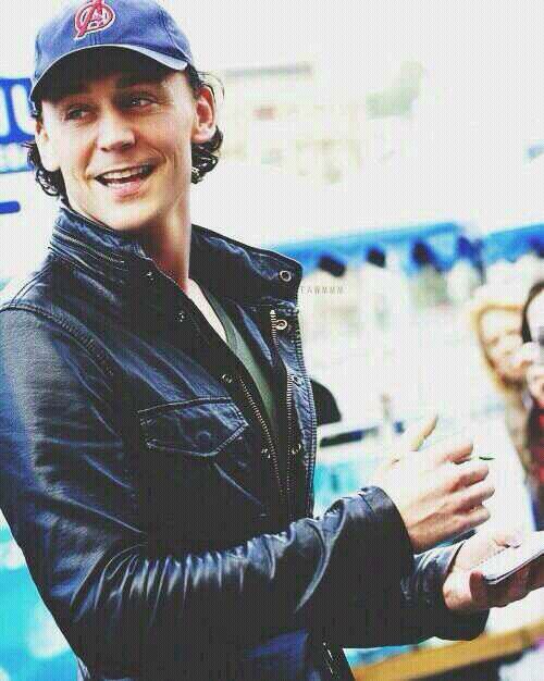 cas | loki | khan | doctor ♥ this is just a free follow account! follow @aliyahjune :)))
