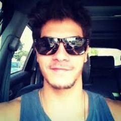 É que eu te amo muito, e tenho medo de nunca poder te conhecer, de nunca poder te dar um abraço bem forte e dizer que te amo demais ♥ @Aguiarthur ♥