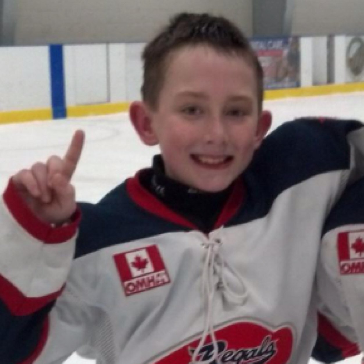 BVeiders's profile picture. Please follow me i need alot if followers