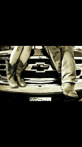 Small town girl ✌ we all have a past, learn from it.
