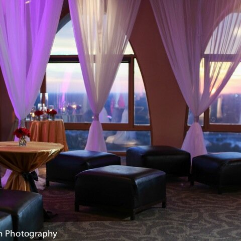 Taking weddings, social & corporate events to new heights with our stunning panoramic Memphis views! Join us for happy hour weeknights in our Bistro 33 lounge!