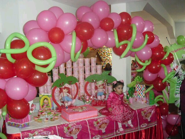 Somos una empresa dedicada a la organización y decoración de eventos. Con servicios de la más alta calidad garantizando así el éxito de todos sus eventos.