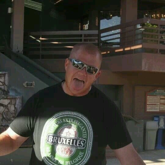 Bigredinaz's profile picture. 