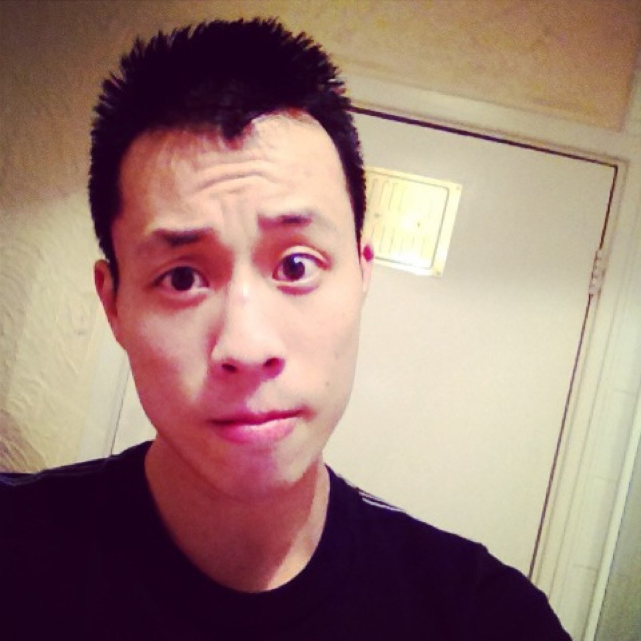 Who me? Well i'm a guy who loves entertainment and entertaining people, plus my 1 and only goal is get out of the rat race and having total freedom in my life.