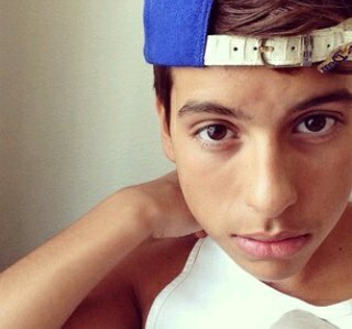 Amamos a @matthunter123 El es nuestra vida
#HuntersOfDream Somos todas Chilenas! MATT SIGUENOS FOLLOW MATT PLEASE