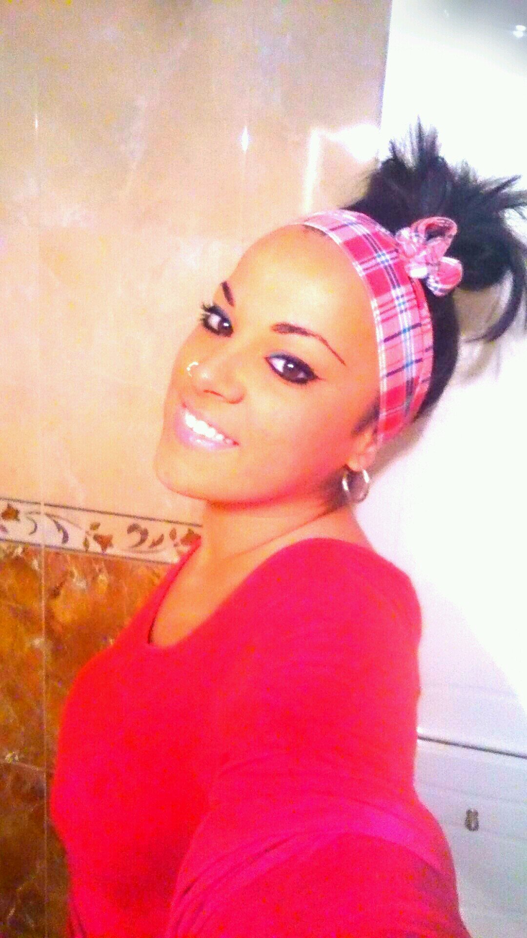 Makii092's profile picture. ●•  po unaa k no cae x muxo k la empujen.. recuerden k hasta una patada en el culo, te empuja hacia delante! (;P