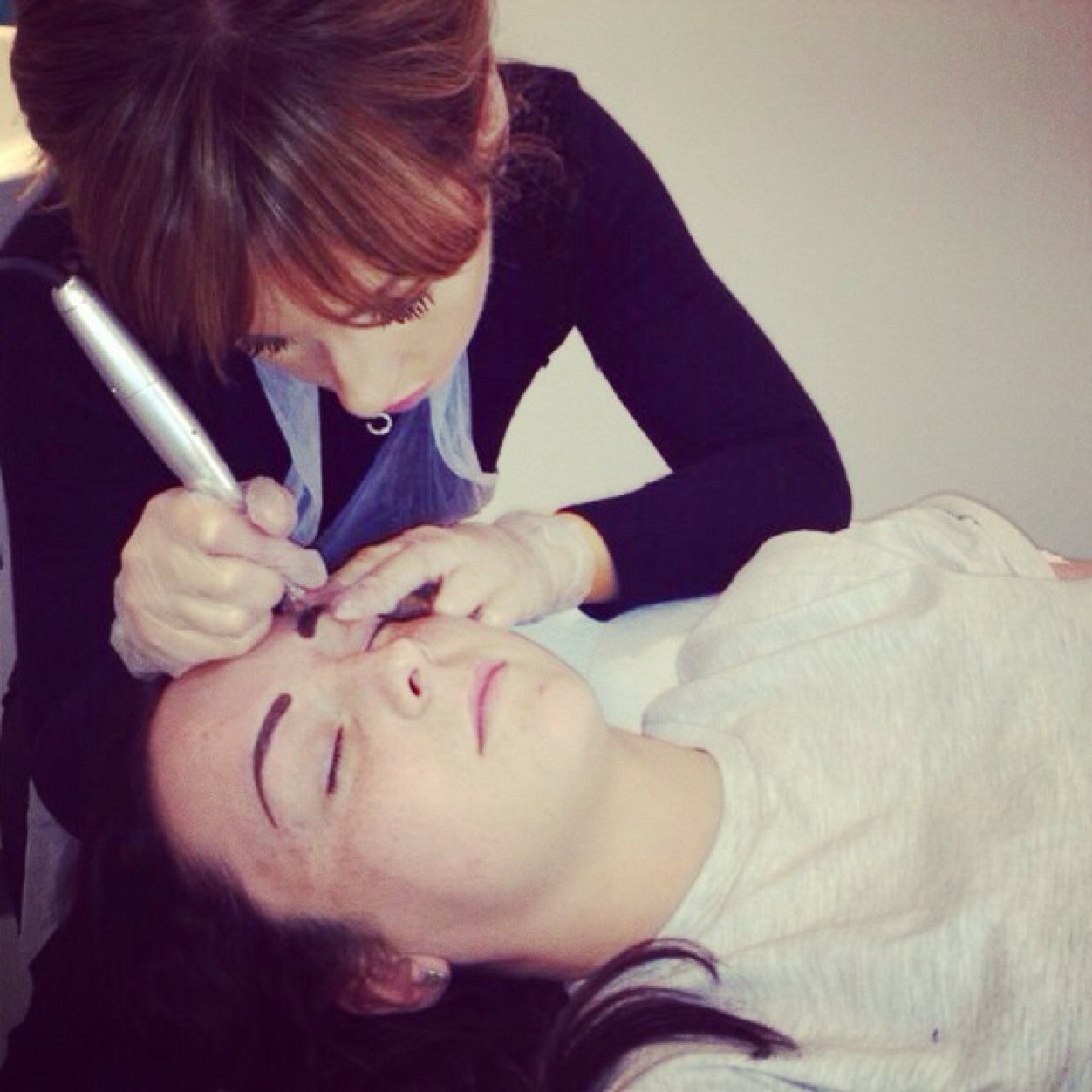 HarriettBeesley's profile picture. medical and cosmetic tattooist for Redefined Beauty. Also offer hair extensions and eyelash extensions Instagram: @XHARRIEX