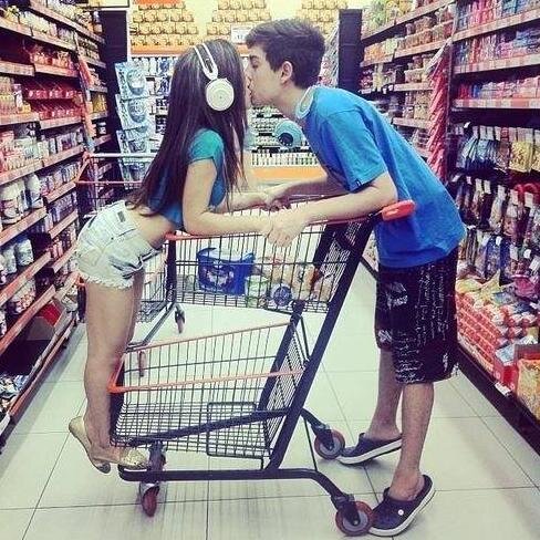 soy una chica a cual gusta tener amigos buena onda ....