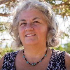 abbyshotsbon's profile picture. 