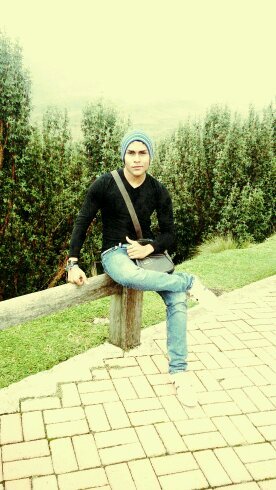 Estudiante de comunicación para televisión  en ITV, Machaleño, Mi pasión mi carrera y la vida. MI fuerte la tv, mi madre y DIOS.