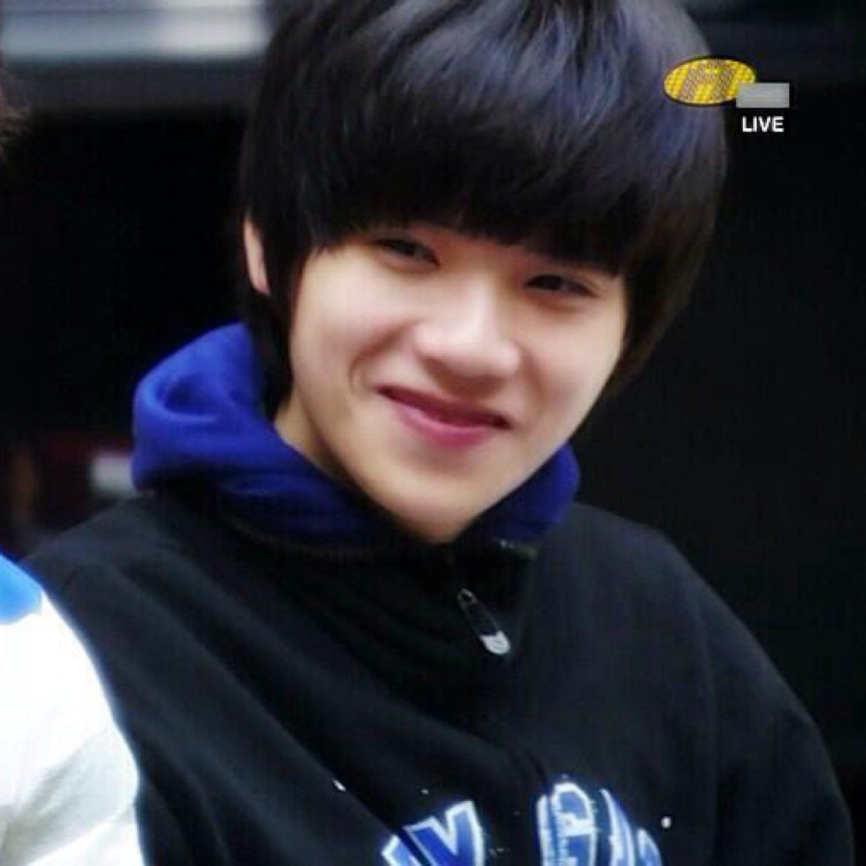 คชาน้อยเป็นบอทฮะ เรียลคนหล่อ @Kacha_AF8 :เธอไม่เป็นไรแต่ฉันเป็น-แค่ของเลียนแบบ-บ่ายสอง-ให้ฉันทนเหงาดีกว่าเขาไม่รักเธอ-แล้วแต่จะคิด