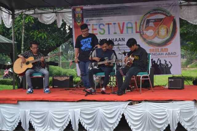 Cp :0896-7737-0255  : @Ariyayudhaa (vocal) @ahmadherbudye (bass) @FikriansyahM (guitar) @YogiLM (Drum)