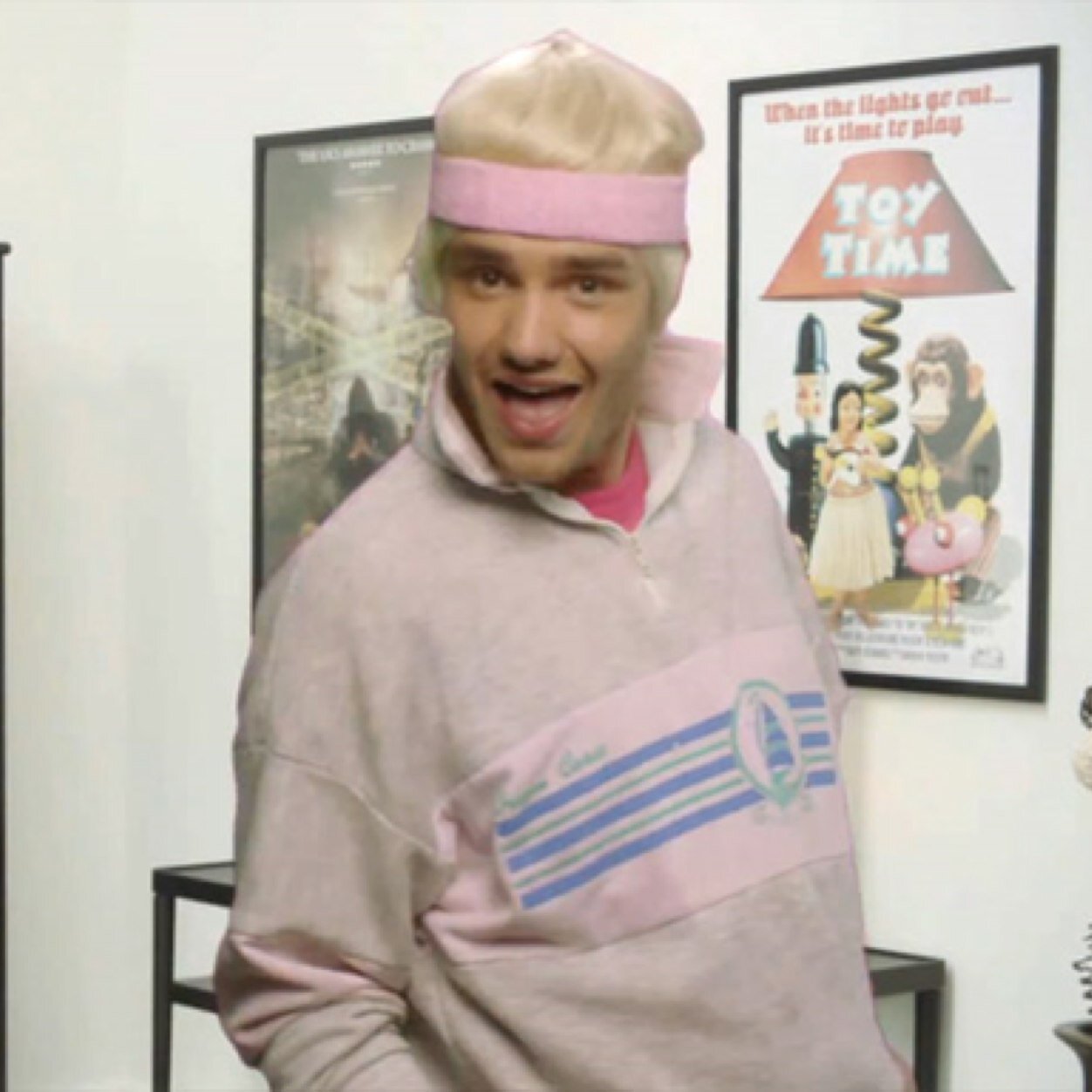 Hello leeroy here stay with me i'm quite quick 5 6 7 8 Taken by @marcelthenerd12 touch him or hurt him I'll hurt you
