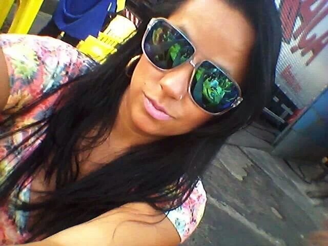 Às vezes α gente precisα dαr um tempo, correr prα longe de todo o mundo, prα ver quem vαi correr αtrás da gente....[;)]
