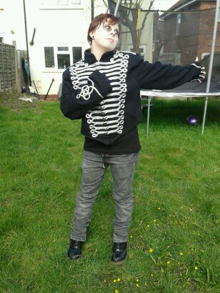 Rock N Roll kicks ass! British wierdo. I play guitar. I collect records and love The Matrix Trilogy. Beware the savage jaw of 1984
