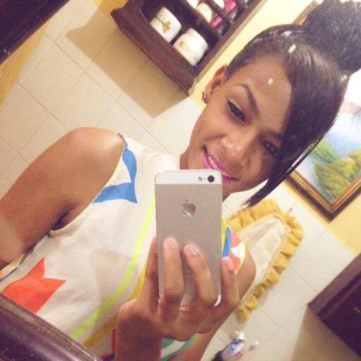 Official Twitter: → Scarleng Sanchez !  Mi Necesidad 3♥