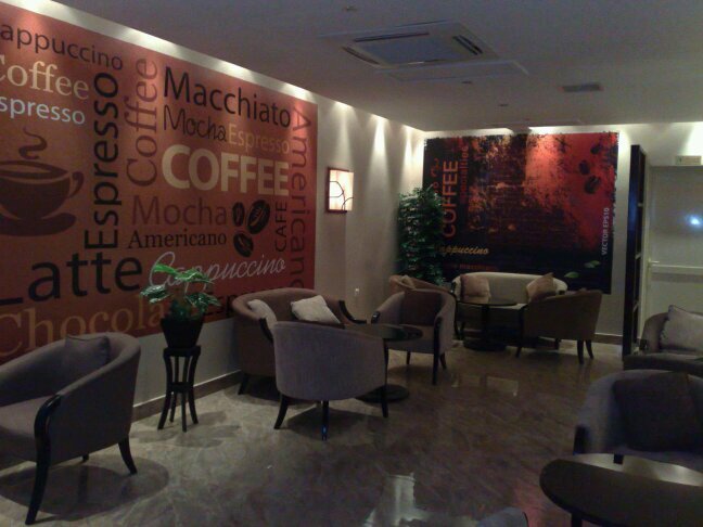 ‏‏‏‏جلسات شبابيه...مباريات دوليه ومحليه ..تقديم المشروبات البارده والساخنه..