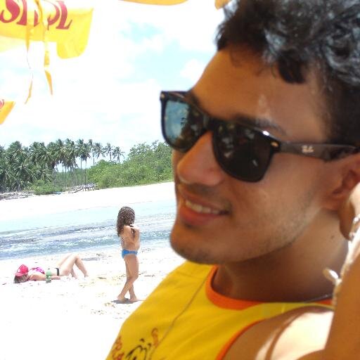Pra relaxar, violão e praia. Pra rir, meus amigos. Pra me espelhar, meus pais. Pra viver, Agronomia!!!