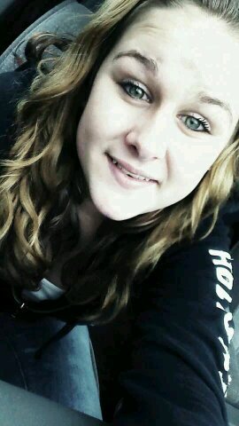 alexisrobbins49's profile picture. 