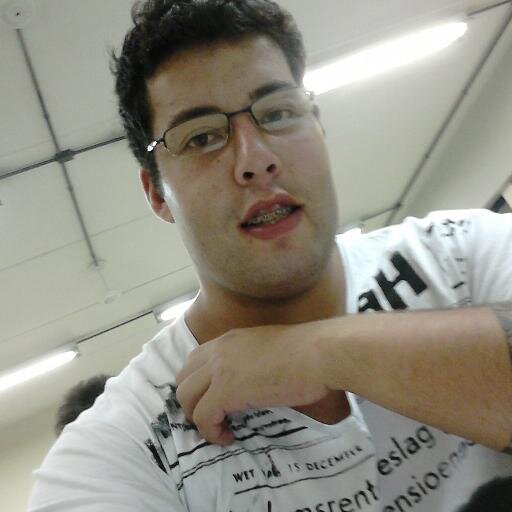 nem tudo na vida é facil as vezes achamos atalhos, mas não adianta se 
não for batalhado você não chegara em nenhum lugar na vida...................
