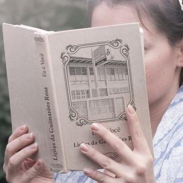A Sala de Leitura Ruth Rocha faz parte da Escola Mun. Guimarães Rosa (8ªCRE/RJ), possuindo um acervo de mais de 10.000 livros bastante disputados.