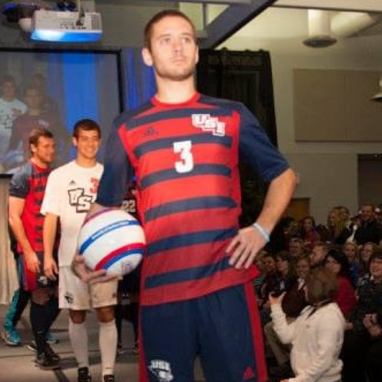 USIEaglesNest's profile picture. Promoting USI basketball and encouraging school spirit! #GoUSIEagles