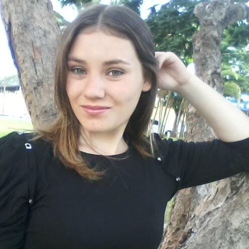 vivo a vida sem ter pressa, ser feliz é o q interessa